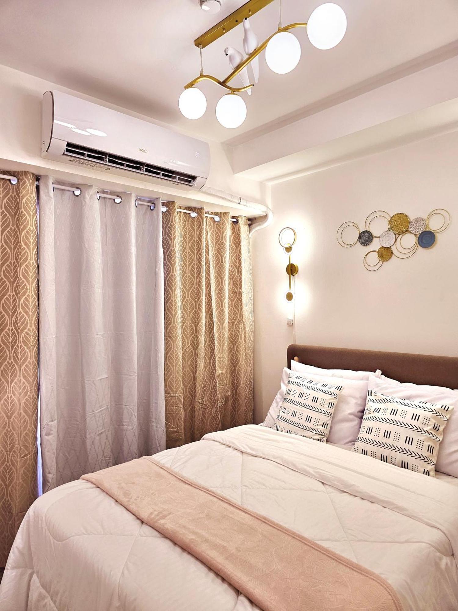 Acellyne'S Suites At The Residences At Commonwealth By Century Кесон-Сити Экстерьер фото