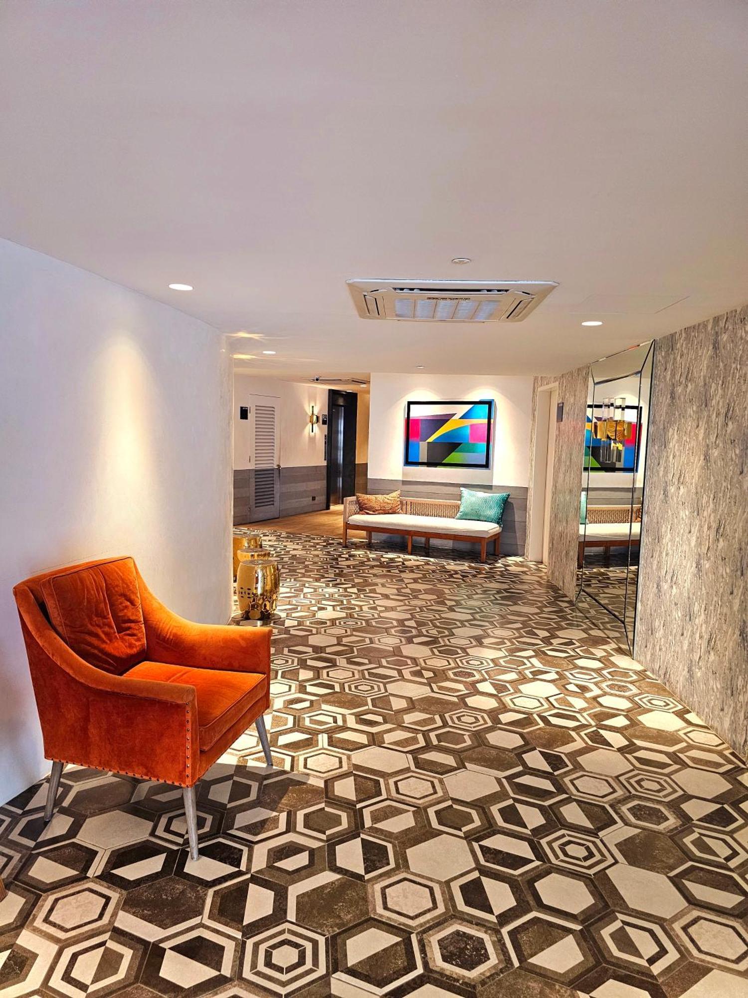 Acellyne'S Suites At The Residences At Commonwealth By Century Кесон-Сити Экстерьер фото