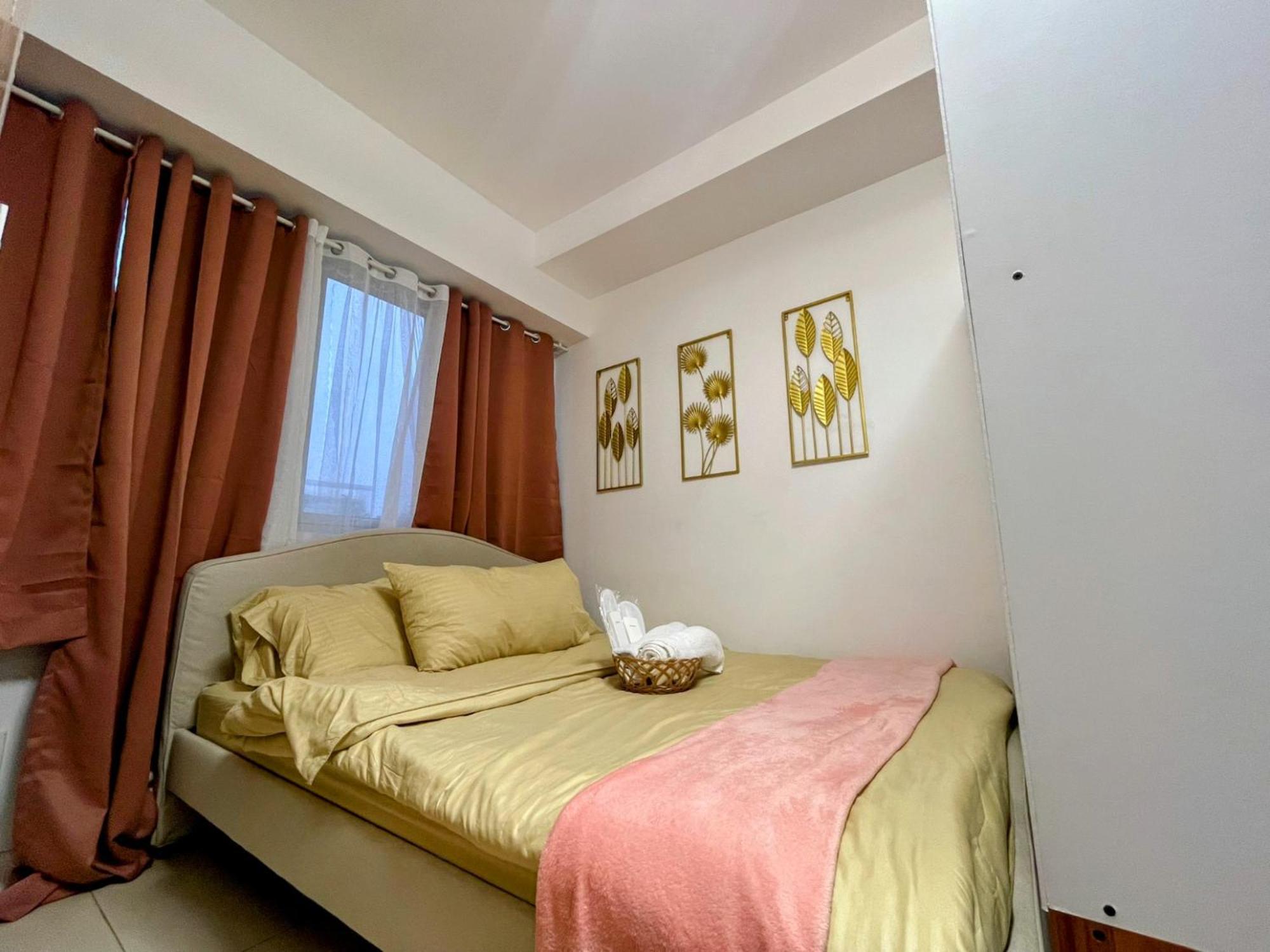Acellyne'S Suites At The Residences At Commonwealth By Century Кесон-Сити Номер фото