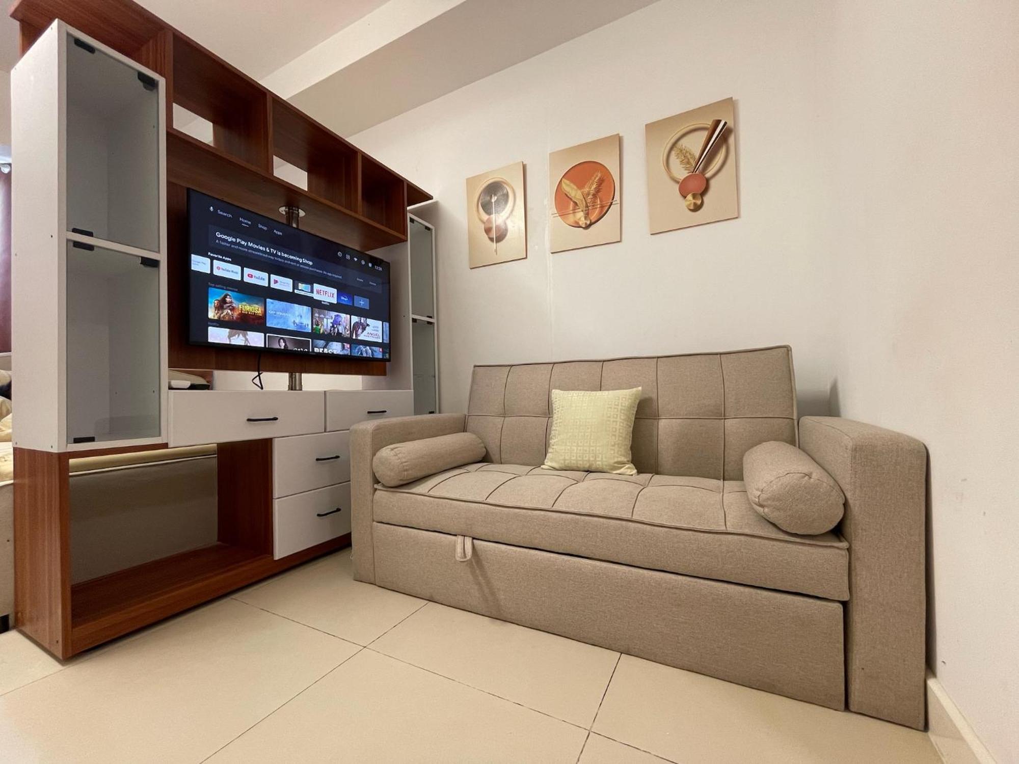 Acellyne'S Suites At The Residences At Commonwealth By Century Кесон-Сити Номер фото