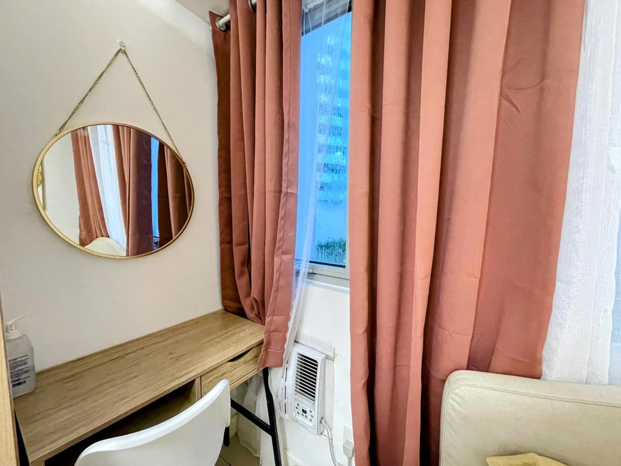 Acellyne'S Suites At The Residences At Commonwealth By Century Кесон-Сити Номер фото