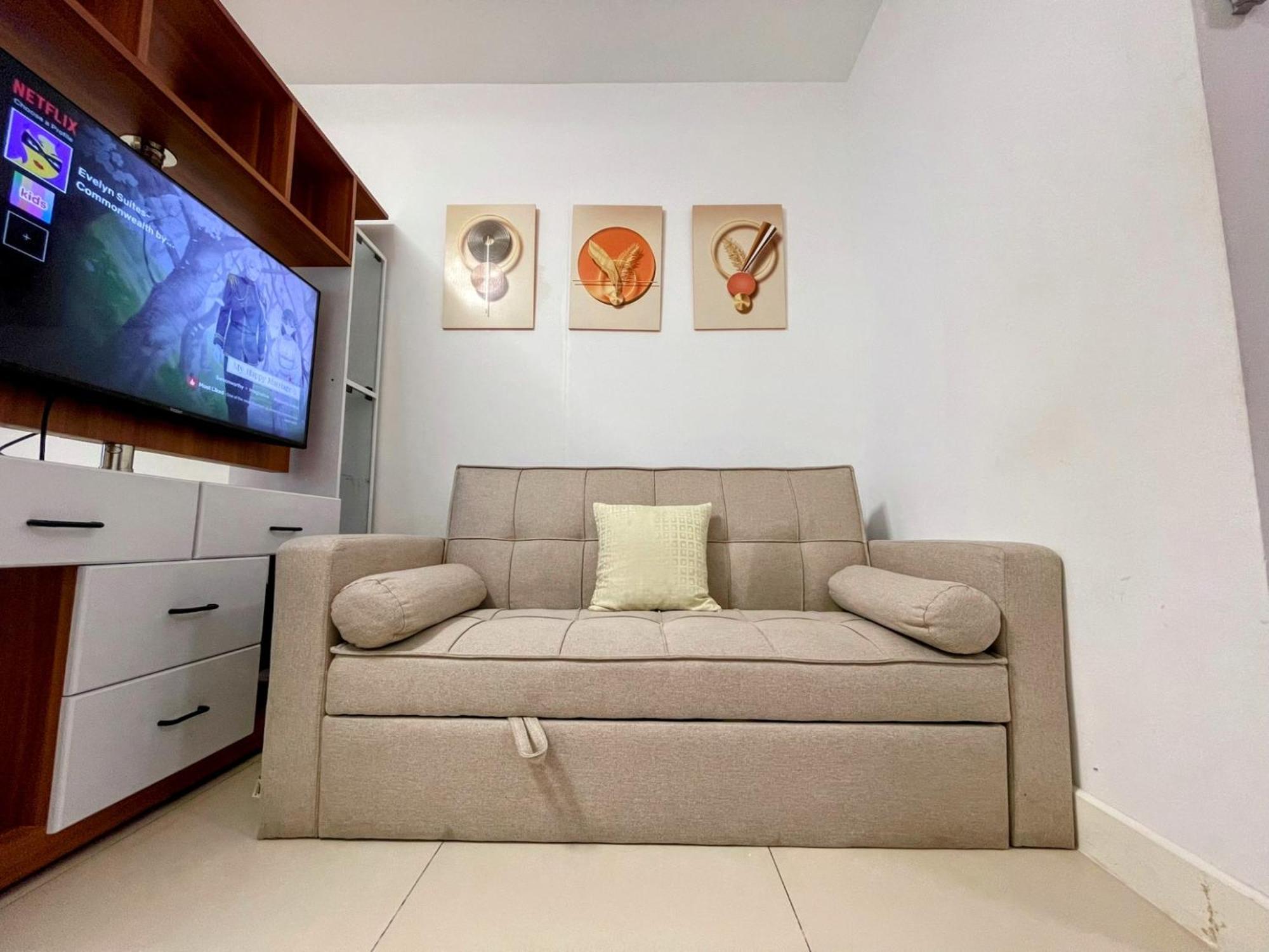 Acellyne'S Suites At The Residences At Commonwealth By Century Кесон-Сити Номер фото