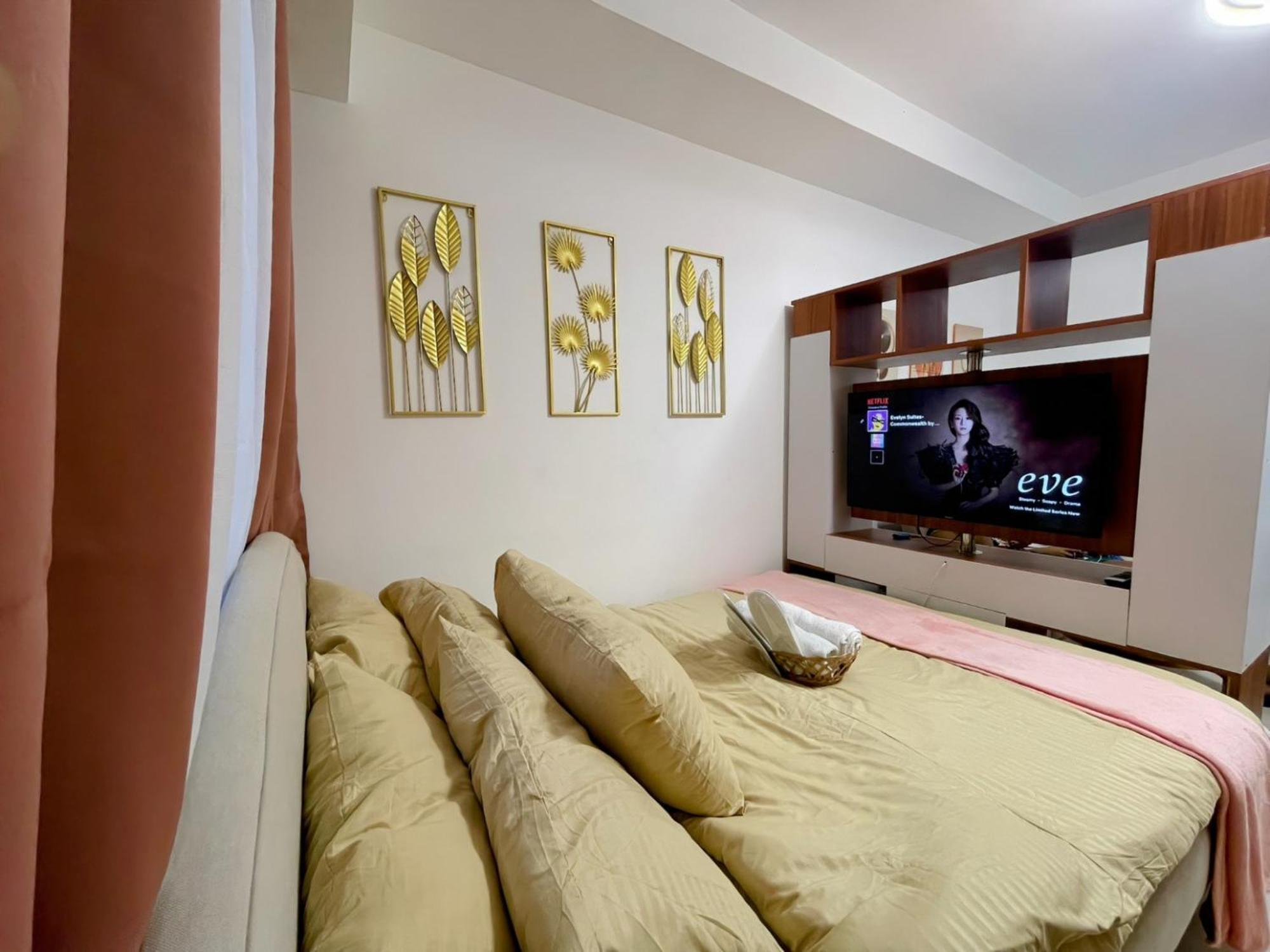 Acellyne'S Suites At The Residences At Commonwealth By Century Кесон-Сити Номер фото